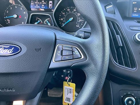 Used 2017 Ford Focus SE image 19