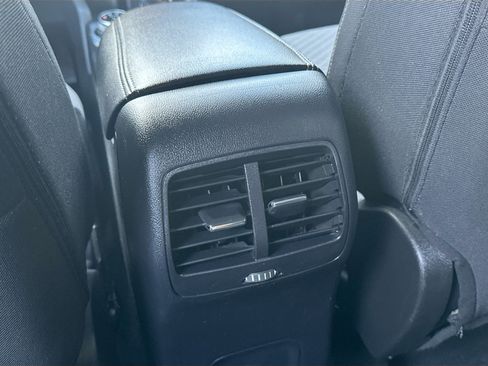 Used 2022 Ford Escape SE w/ SE Sport Appearance Package image 20