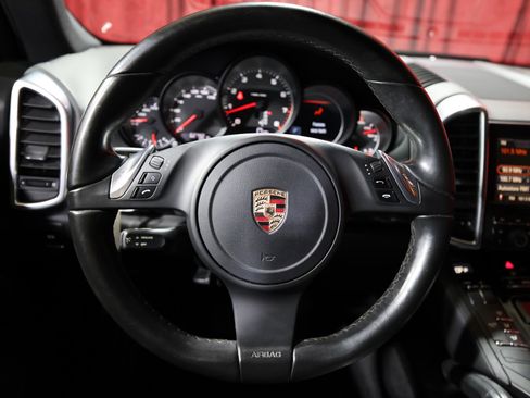 Used 2011 Porsche Cayenne image 16