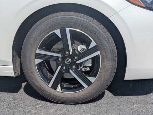 Used 2025 Nissan Sentra SV FWD image 10