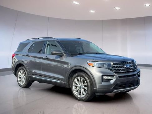 Used 2023 Ford Explorer XLT w/ Equipment Group 202A AWD/4WD image 1