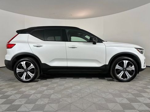 Used 2023 Volvo XC40 Recharge Plus image 29
