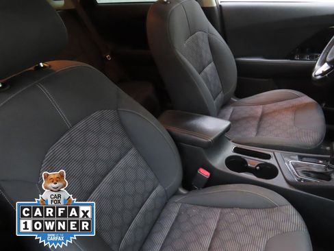 Used 2022 Kia Niro LXS image 22