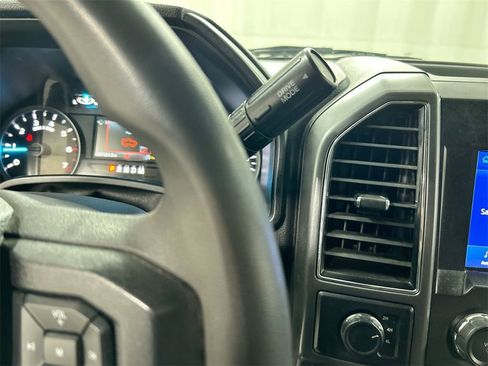 Used 2019 Ford F150 XLT w/ Trailer Tow Package image 17