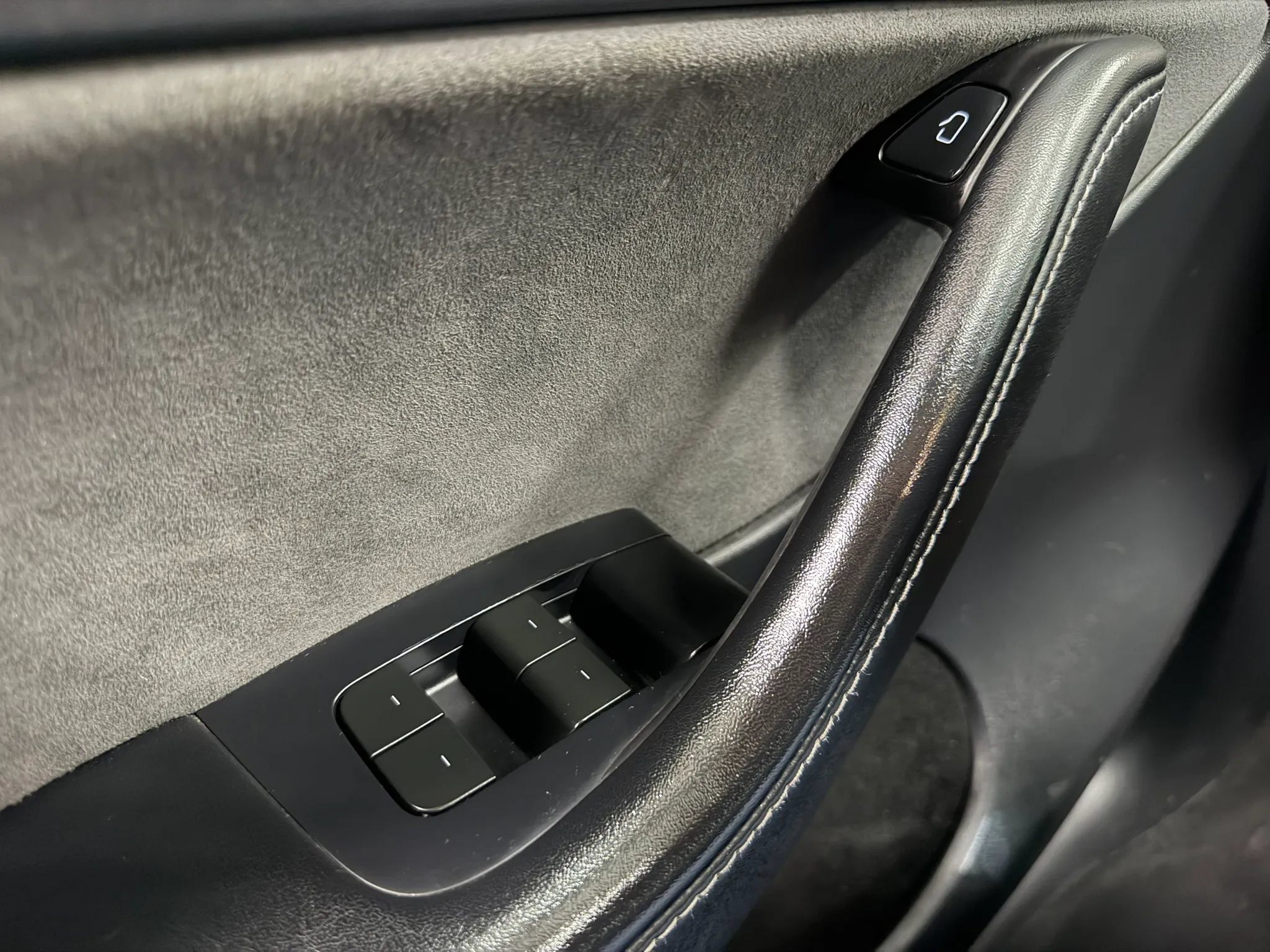 Used 2023 Tesla Model Y Long Range AWD/4WD image 25
