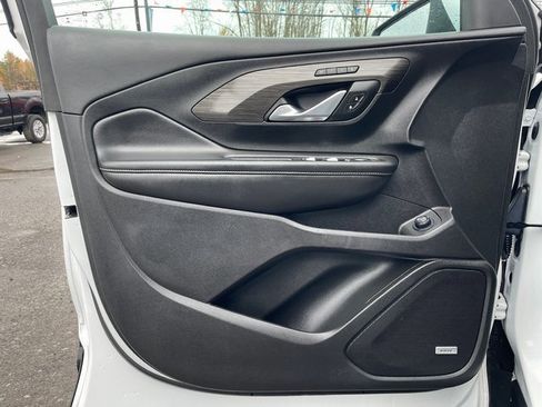 Used 2022 GMC Terrain SLT w/ Infotainment Package II image 9