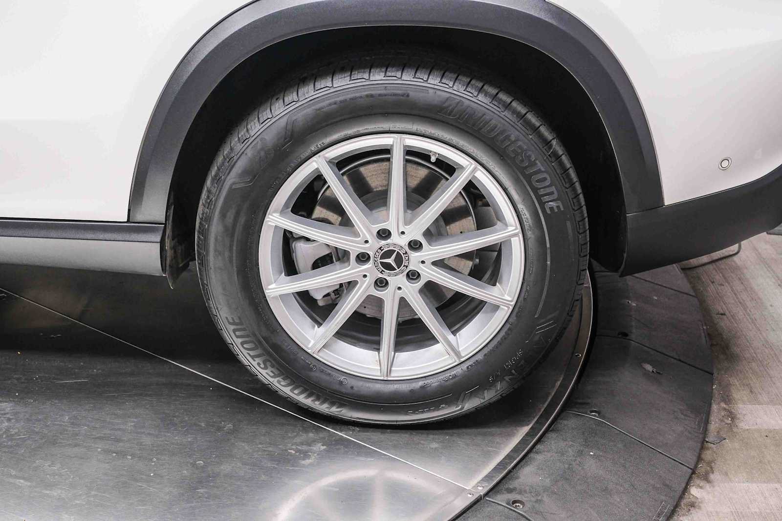 Certified 2024 Mercedes-Benz GLE 450e 4MATIC image 9