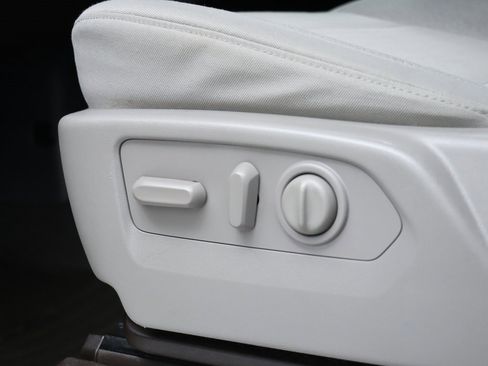 Used 2020 GMC Sierra 1500 SLE w/ SLE Value Package image 11