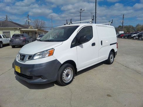 Used 2014 Nissan NV200 S w/ Cruise Control Package FWD image 2