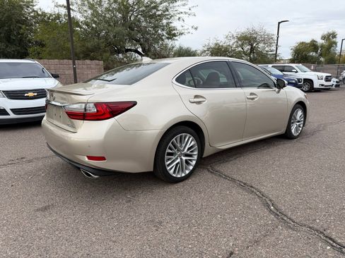 Used 2016 Lexus ES 350 w/ Luxury Package w/Wood Trim image 5