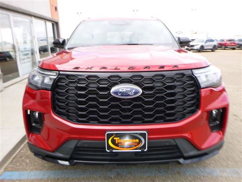 Used 2025 Ford Explorer ST-Line w/ ST-Line Street Pack AWD/4WD image 23