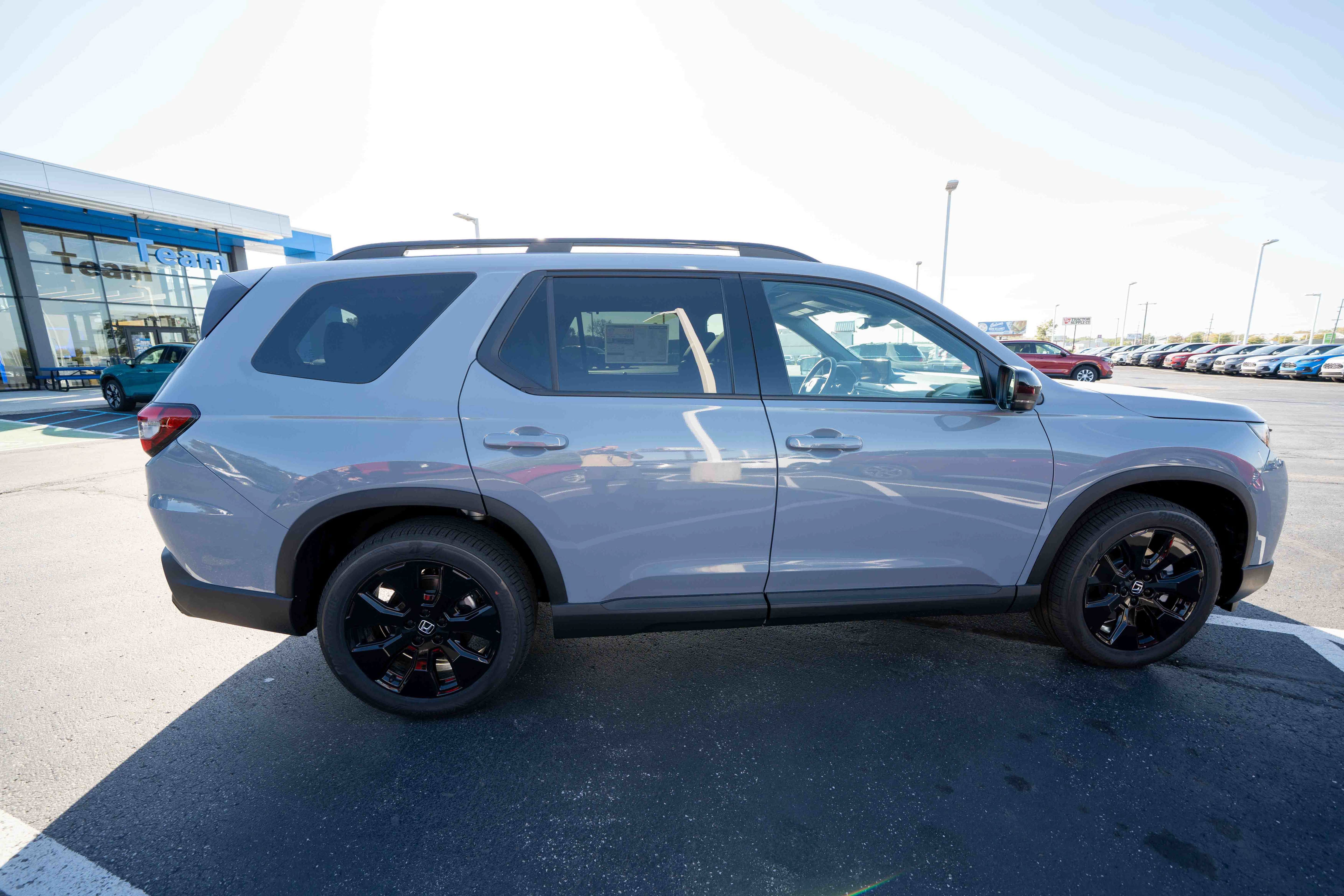 New 2026 Honda Pilot Black Edition image 6