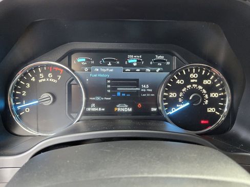 Used 2018 Ford F150 Platinum w/ Equipment Group 701A Luxury image 6