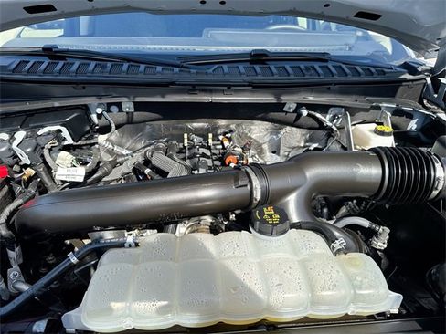 Certified 2025 Ford Expedition Active image 22