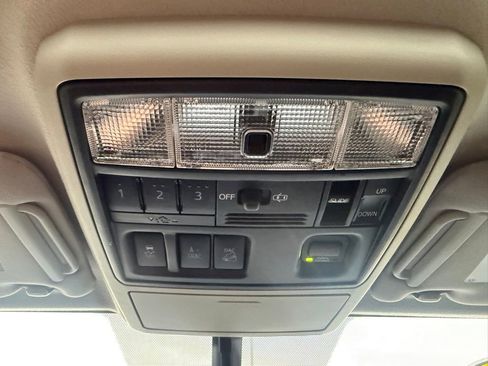 Used 2019 Toyota 4Runner Limited image 33