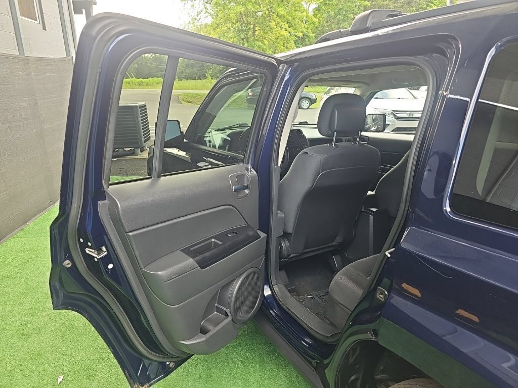 Used 2014 Jeep Patriot Sport w/ Power Value Group FWD image 31