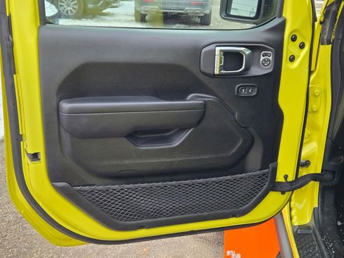 Used 2023 Jeep Gladiator Mojave w/ Cold Weather Group image 28