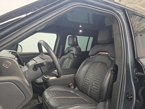 Used 2023 Rivian R1S Adventure AWD/4WD image 20