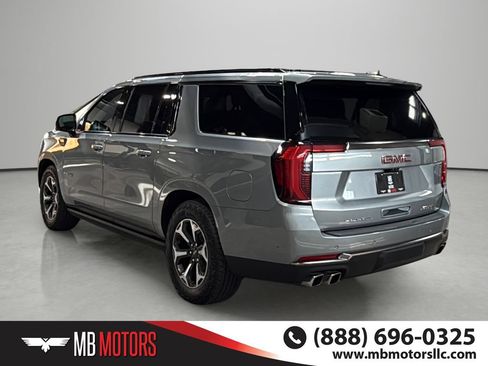 Used 2025 GMC Yukon XL AT4 Ultimate AWD/4WD image 3