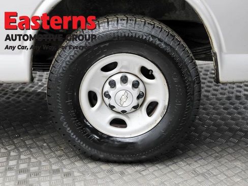 Used 2018 Chevrolet Express 2500 w/ Enhanced Convenience Package image 8