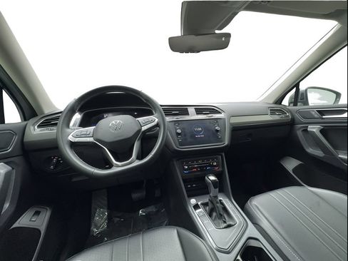 Used 2024 Volkswagen Tiguan SE FWD image 34