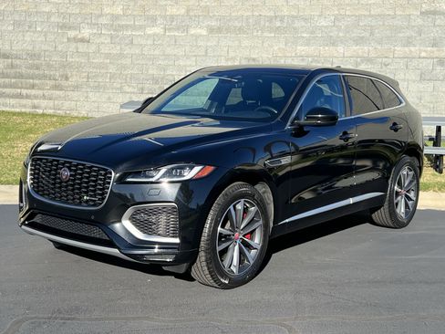 Certified 2022 Jaguar F-PACE R-Dynamic S image 1