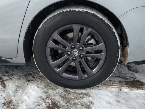 Used 2025 Toyota Sienna XSE image 13