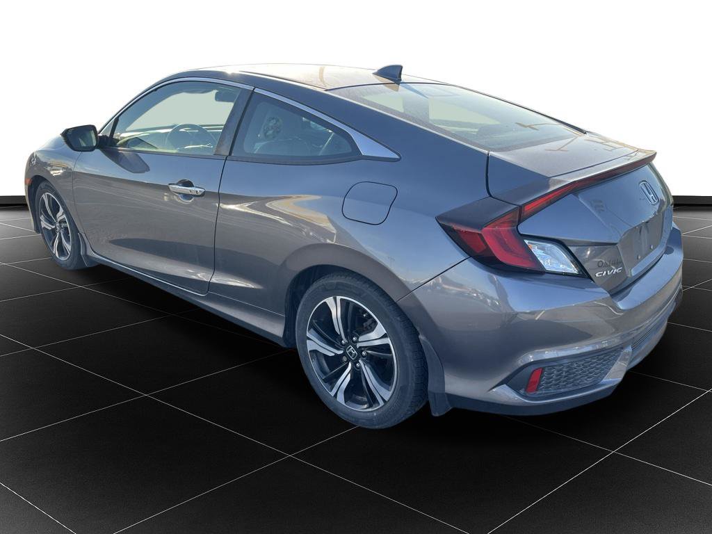Used 2016 Honda Civic Touring image 3