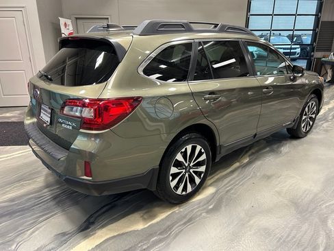 Used 2017 Subaru Outback 2.5i Limited w/ Popular Package #5 AWD/4WD image 28