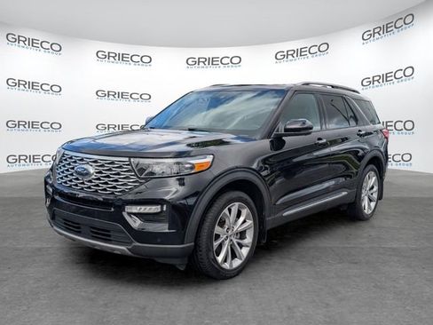Used 2023 Ford Explorer Platinum w/ Technology Package AWD/4WD image 3