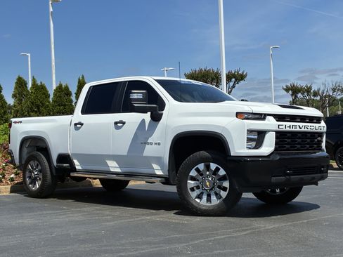 Used 2023 Chevrolet Silverado 2500 Custom AWD/4WD image 2