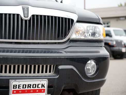 Used 2002 Lincoln Blackwood image 9