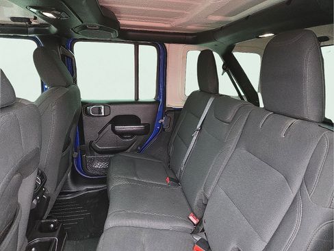 Used 2018 Jeep Wrangler Unlimited Sport S image 10