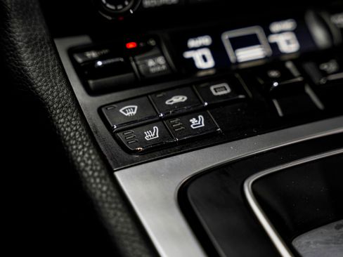 Used 2017 Porsche 911 Carrera 4S image 13