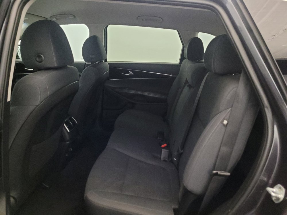 Used 2019 Kia Sorento AWD w/ LX Convenience Package image 18