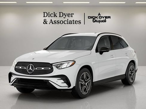 Used 2026 Mercedes-Benz GLC 300 image 3