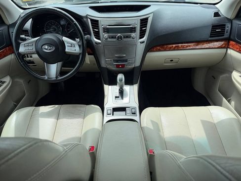 Used 2011 Subaru Outback 2.5i Limited AWD/4WD image 17