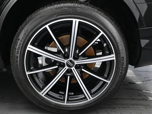 Used 2022 Audi Q7 3.0T Premium Plus w/ Premium Plus Package AWD/4WD image 26
