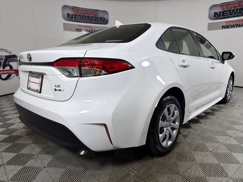 Used 2025 Toyota Corolla LE image 3