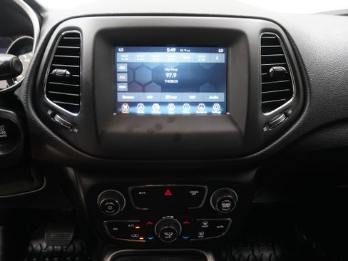 Used 2020 Jeep Compass Sport w/ Tech Group image 17