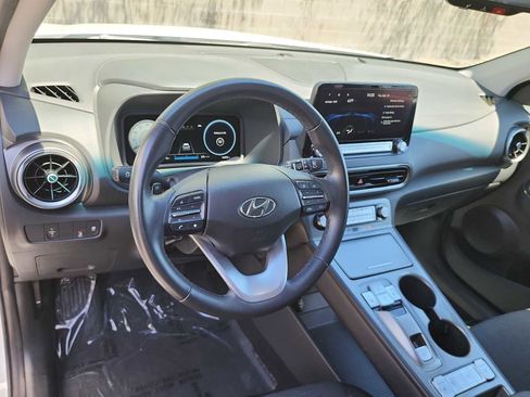 Used 2023 Hyundai Kona SEL image 2