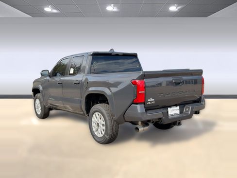 Used 2025 Toyota Tacoma SR5 AWD/4WD image 3