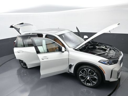 New 2026 BMW X5 xDrive40i w/ Premium Package AWD/4WD image 38