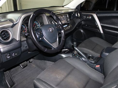 Used 2017 Toyota RAV4 XLE FWD image 21