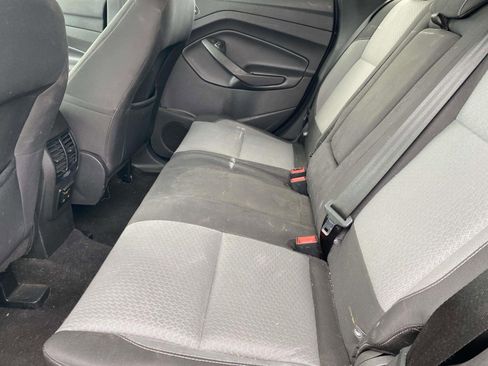 Used 2017 Ford Escape SE w/ Equipment Group 201A image 10