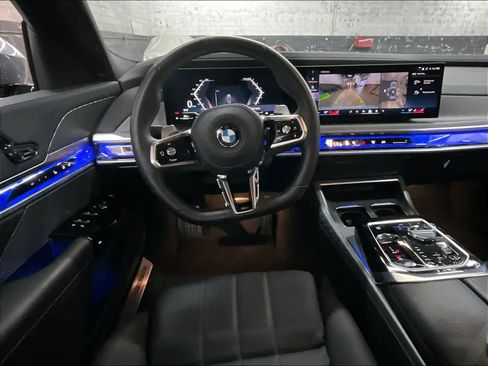 Certified 2025 BMW 760i xDrive AWD/4WD image 8