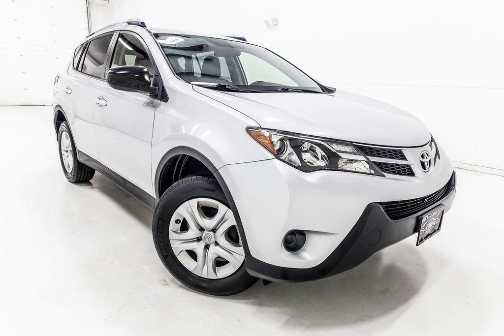Used 2014 Toyota RAV4 LE FWD image 10