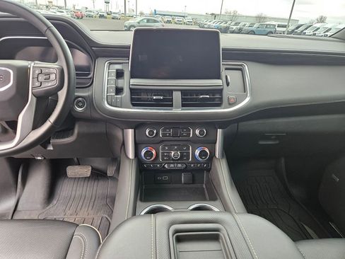 Used 2023 GMC Yukon XL SLT image 18