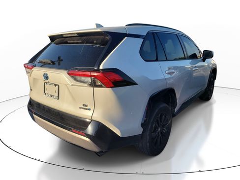 Used 2022 Toyota RAV4 SE AWD/4WD image 7
