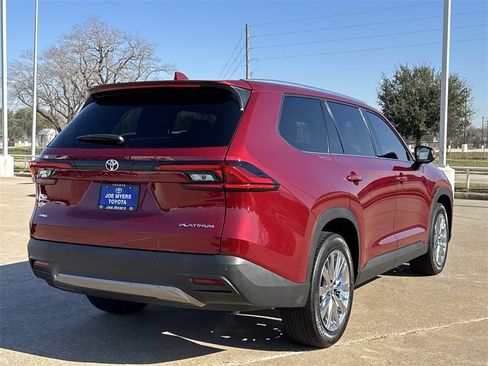 Used 2024 Toyota Grand Highlander Platinum image 8
